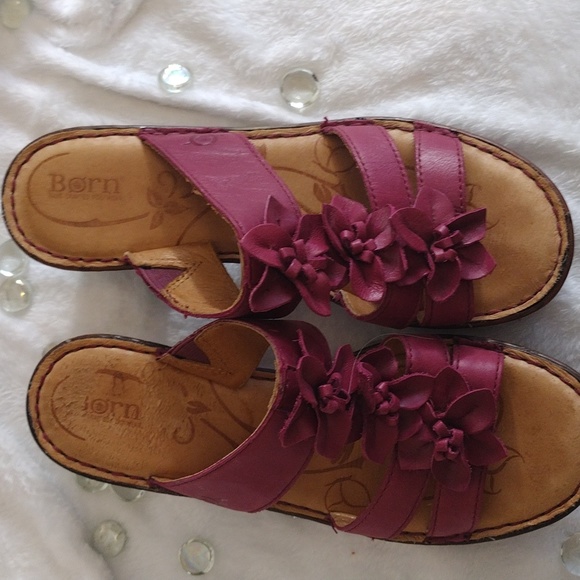 BORN Mulberry Leather Sandals - Picture 7 of 7